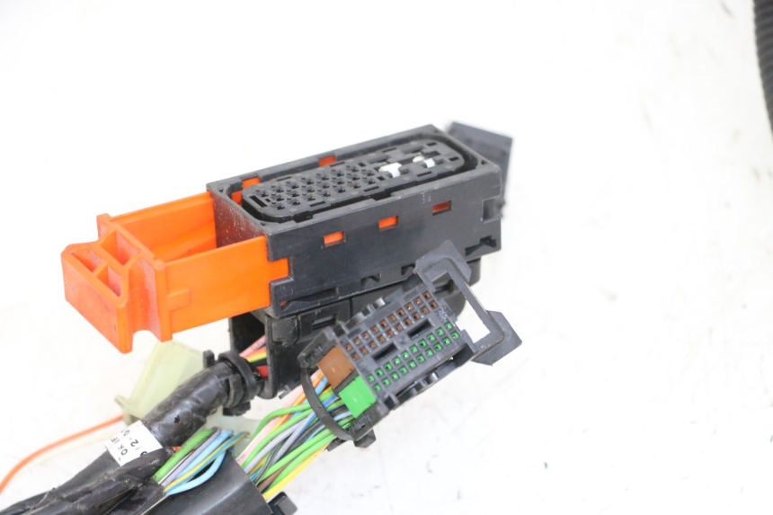 photo de WIRE HARNESS PEUGEOT SATELIS 125 (2013 - 2018) - Alternative angle