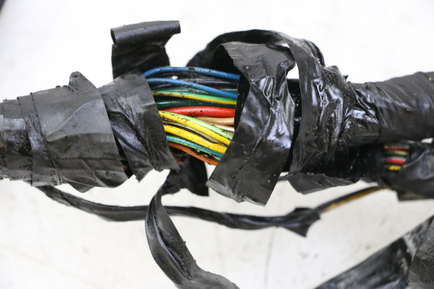 photo de WIRE HARNESS PEUGEOT SATELIS COMPRESSOR K15 125 (2006 - 2009) - Alternative perspective
