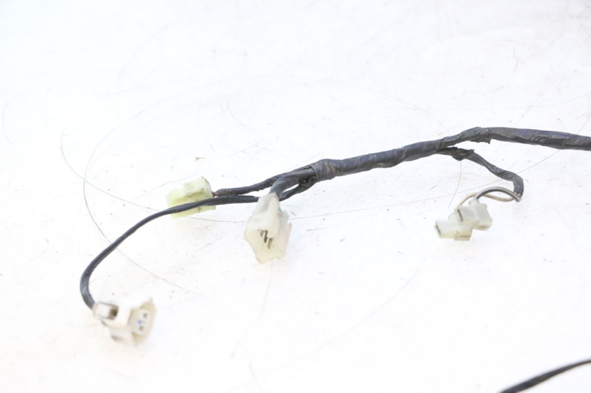 photo de HEADLIGHT HARNESS SUZUKI BURGMAN 125 (2007 - 2014) - Zoom on usage condition