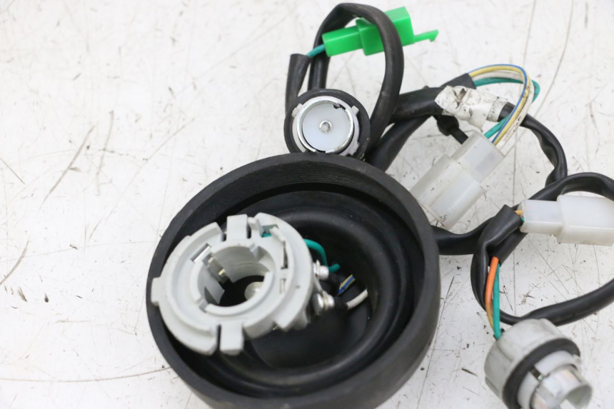 photo de HEADLIGHT WIRE HARNESS PEUGEOT KISBEE 4T 50 (2018 - 2022) - Zoom on usage condition