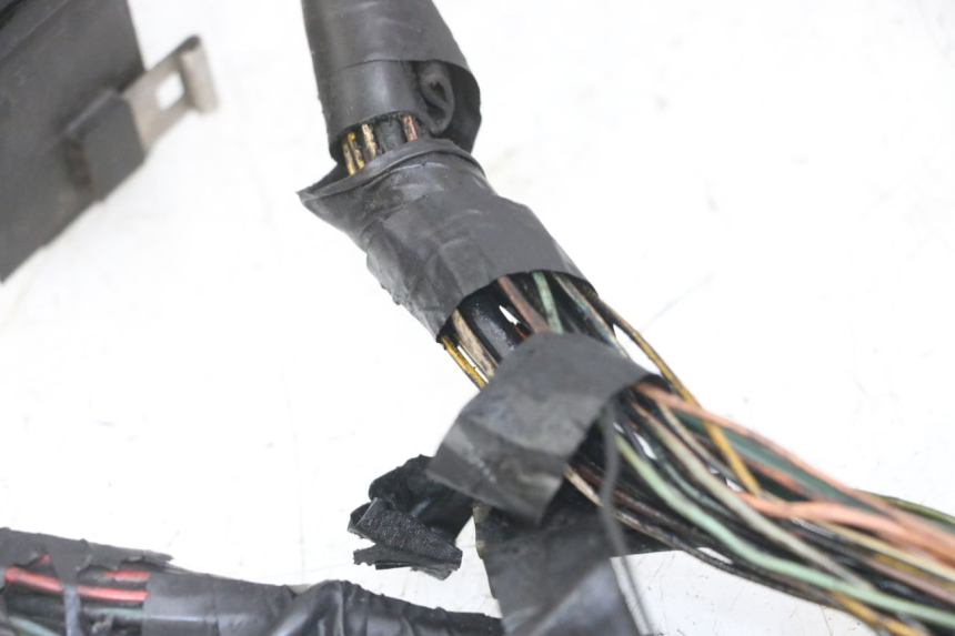 photo de WIRE HARNESS PEUGEOT SATELIS COMPRESSOR K15 125 (2006 - 2009) - Alternative perspective