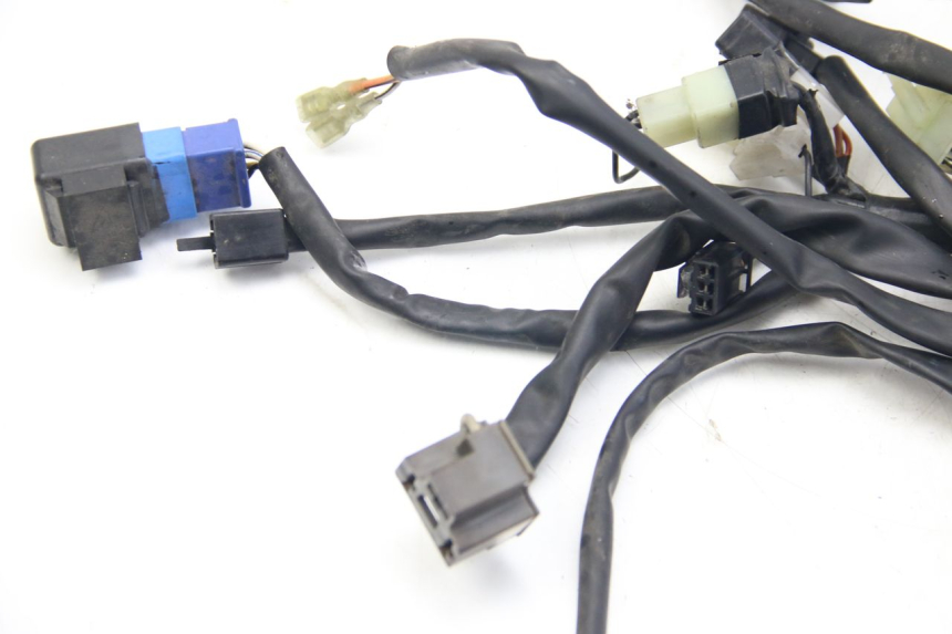 photo de WIRING HARNESS SUZUKI SIXTEEN 125 (2008 - 2010) - Alternative perspective