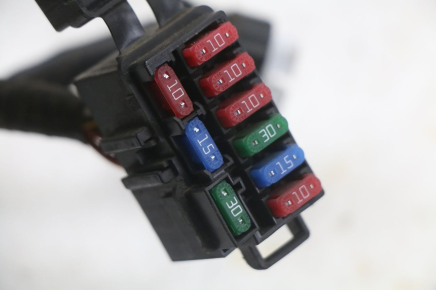 photo de WIRE HARNESS SUZUKI BURGMAN 125 (2018 - 2021) - Fixing points details