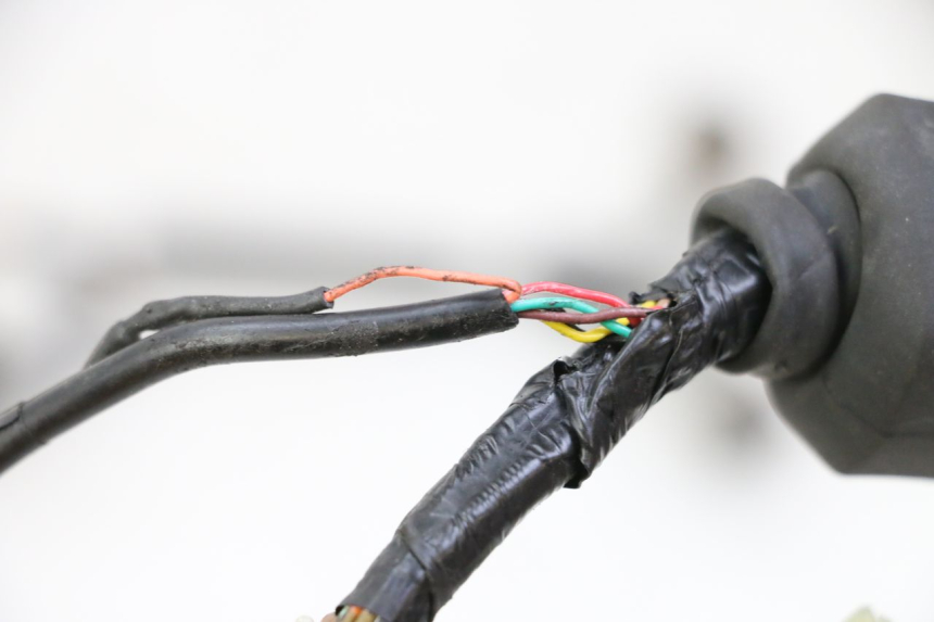 photo de WIRE HARNESS SUZUKI SV S 650 (2003 - 2009) - Alternative perspective