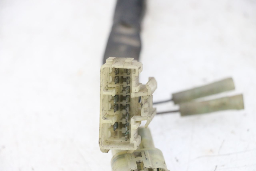 photo de FRONT FAIRING WIRE HARNESS YAMAHA FZS FAZER 600 (2001 - 2003) - Fixing points details