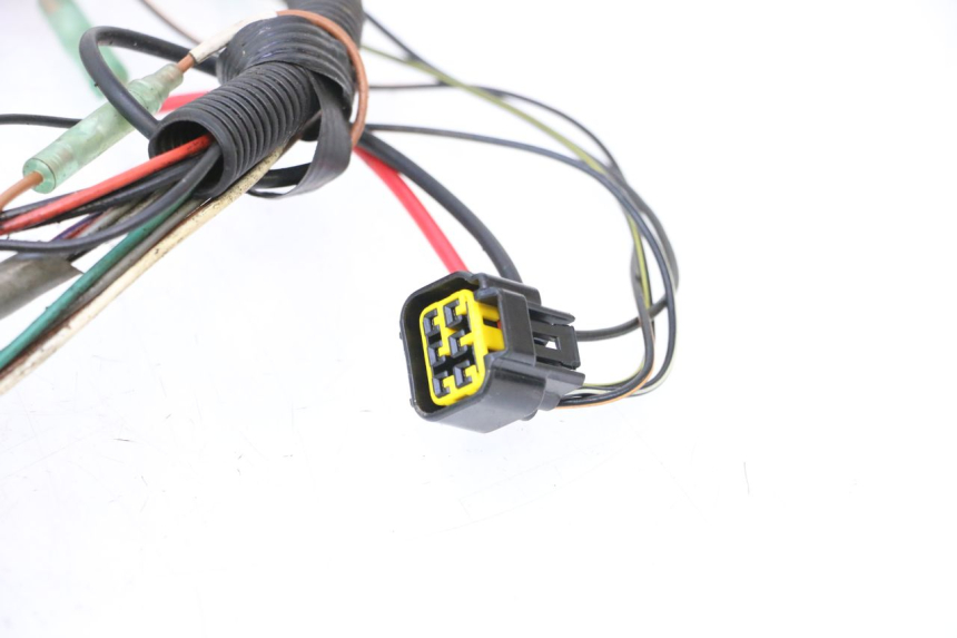 photo de WIRE HARNESS YAMAHA WAVE RUNNER GP R 1200 (2000 - 2003) - Alternative angle