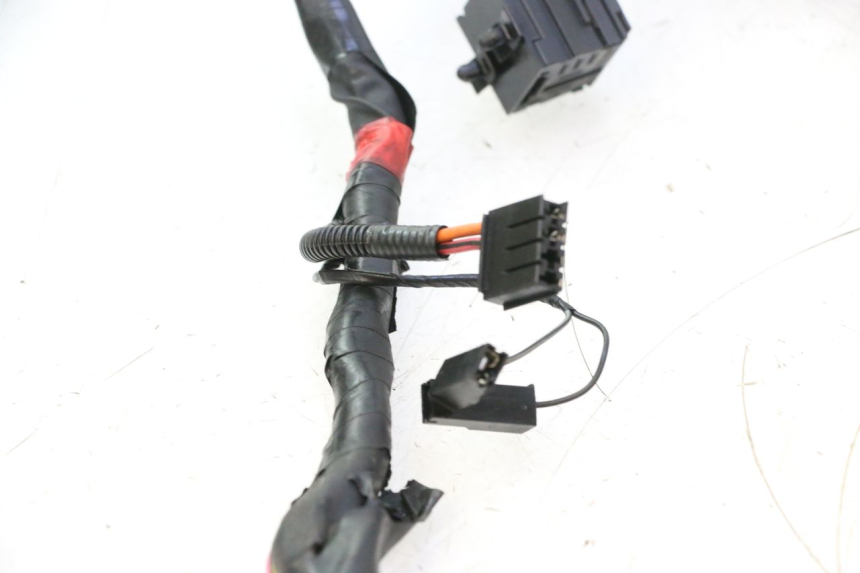 photo de WIRE HARNESS PIAGGIO ZIP IGET 4T 50 (2021 - 2023) - Detailed visual inspection