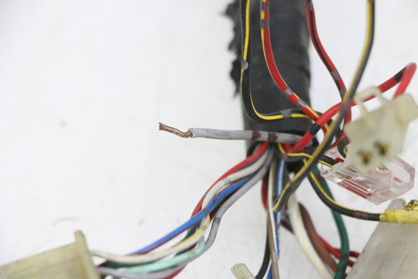 photo de WIRE HARNESS KAWASAKI ZR 7 750 (1999 - 2004) - Distinctive features