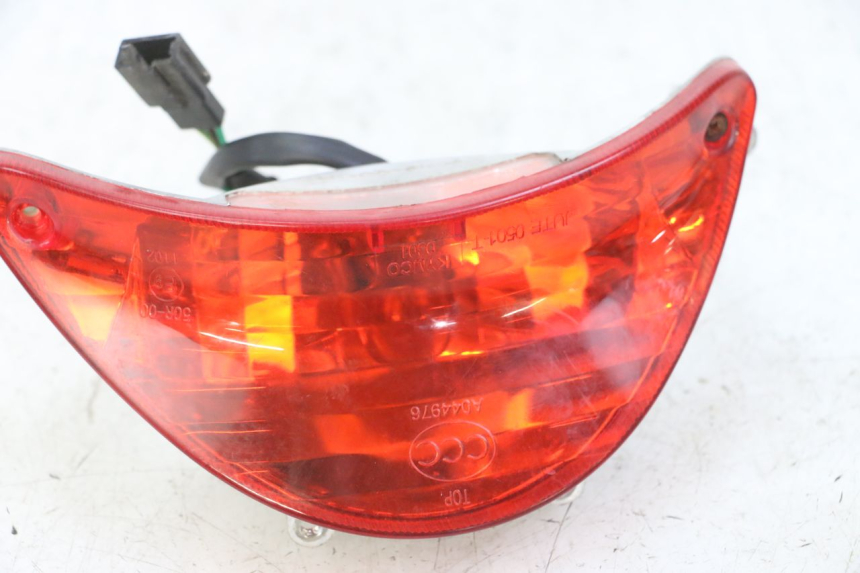 photo de REAR LIGHT KYMCO AGILITY 4T 50 (2005 - 2018) - Zoom on usage condition