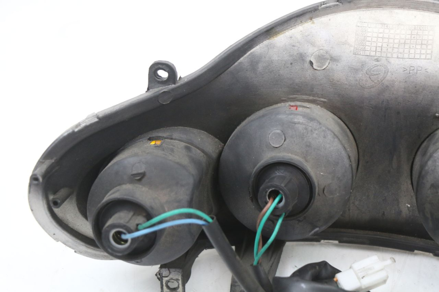 photo de REAR LIGHT JONWAY AZTRAL 125 (2008 - 2017) - Fixing points details