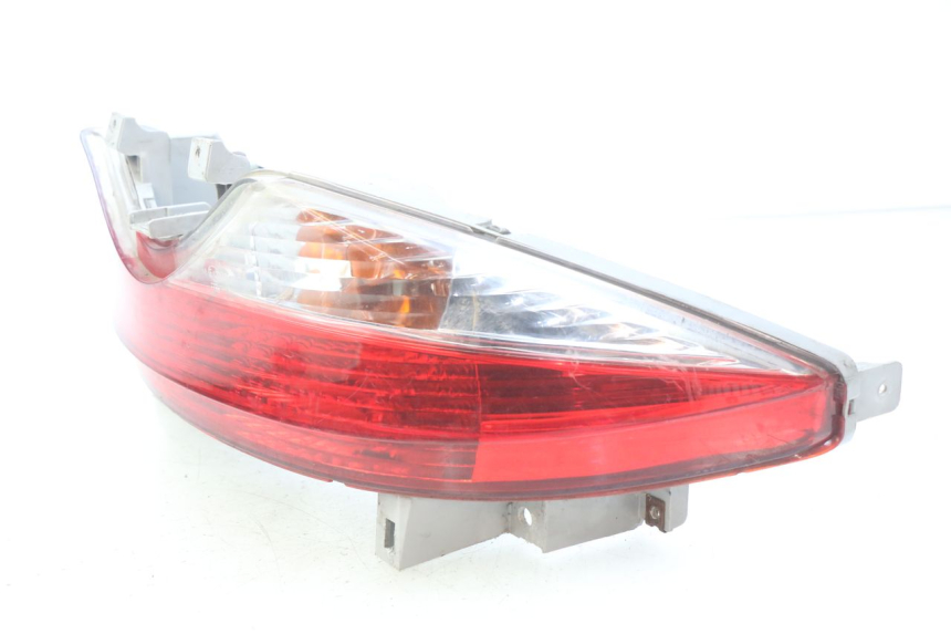 photo de REAR LIGHT SUZUKI BURGMAN 125 (2007 - 2014) - Distinctive features