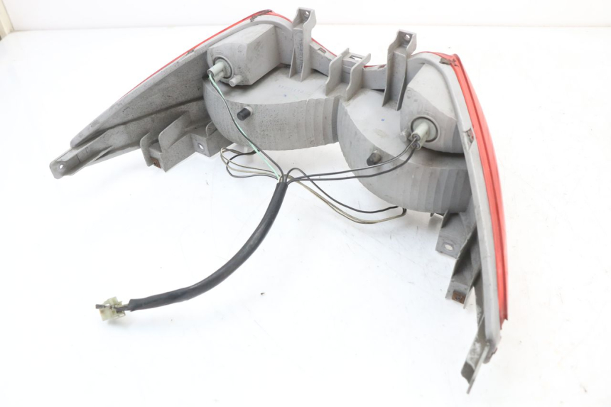 photo de REAR LIGHT SUZUKI BURGMAN 125 (2007 - 2014) - Fixing points details