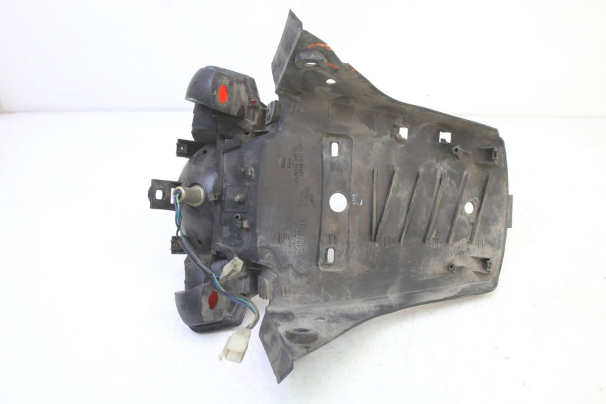 photo de TAIL LIGHT YAMAHA BW'S 100 (1999 - 2002) - Fixing points details