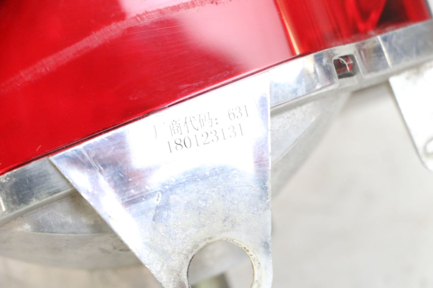 photo de REAR LIGHT SYM CROX 4T 50 (2016 - 2023) - Fixing points details
