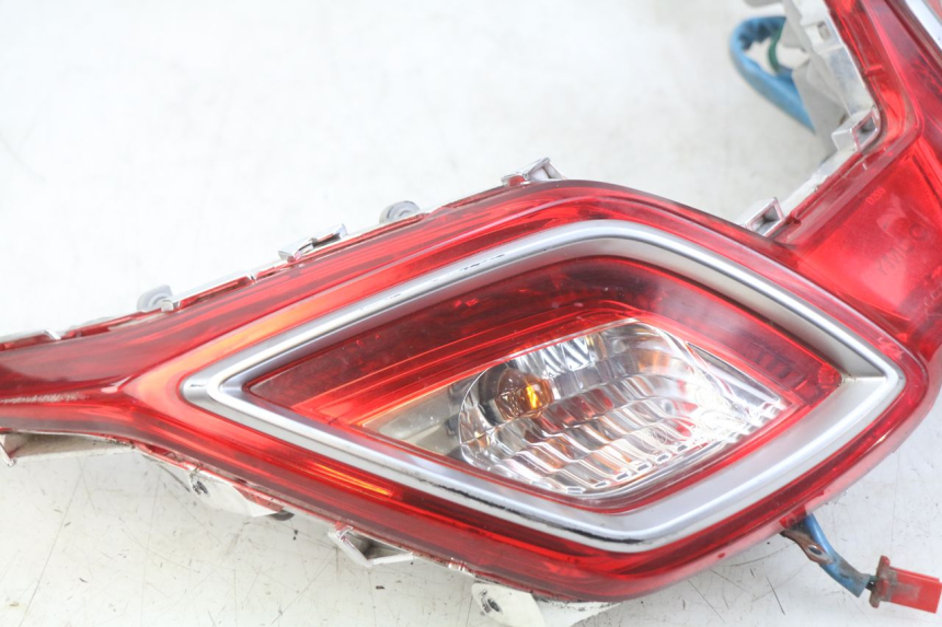 photo de REAR LIGHT KYMCO DOWNTOWN ABS 125 (2015 - 2017) - Zoom on usage condition