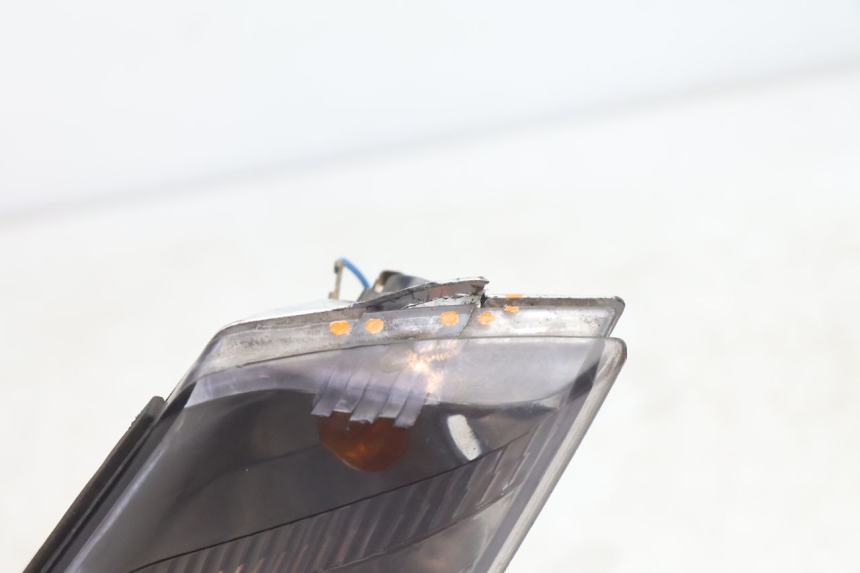 photo de RIGHT TAIL LIGHT APRILIA ATLANTIC S 125 (2010 - 2013) - Fixing points details
