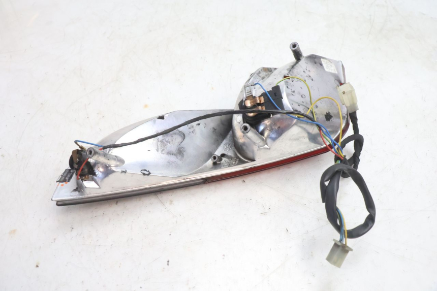 photo de RIGHT TAIL LIGHT APRILIA ATLANTIC S 125 (2010 - 2013) - Surface and material condition
