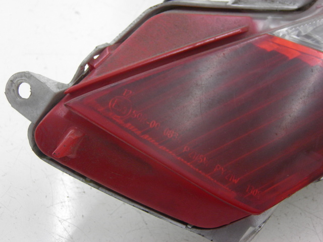 photo de RIGHT TAIL LIGHT HONDA FES PANTHEON 125 (2003 - 2007) - Zoom on usage condition