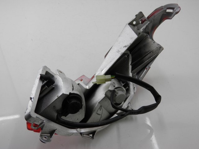 photo de RIGHT TAIL LIGHT HONDA FES S-WING SWING 125 (2007 - 2015) - Product overview
