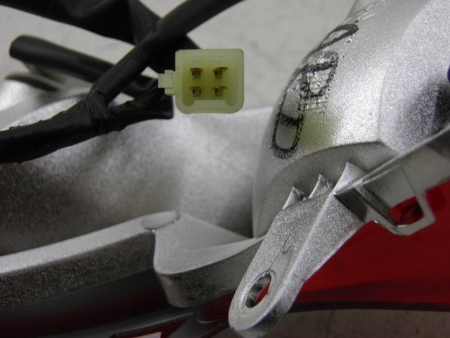 photo de RIGHT TAIL LIGHT HONDA FES S-WING SWING ABS 125 (2007 - 2015) - Alternative perspective