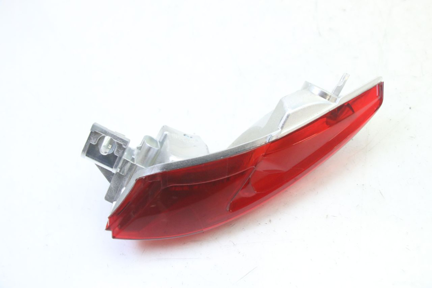 photo de RIGHT TAIL LIGHT PIAGGIO MP3 HPE 310 (2024 - 2025) - Alternative perspective