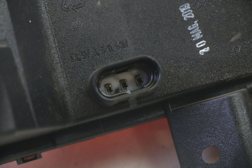 photo de RIGHT TAIL LIGHT PIAGGIO MP3 HPE 350 (2018 - 2020) - Fixing points details