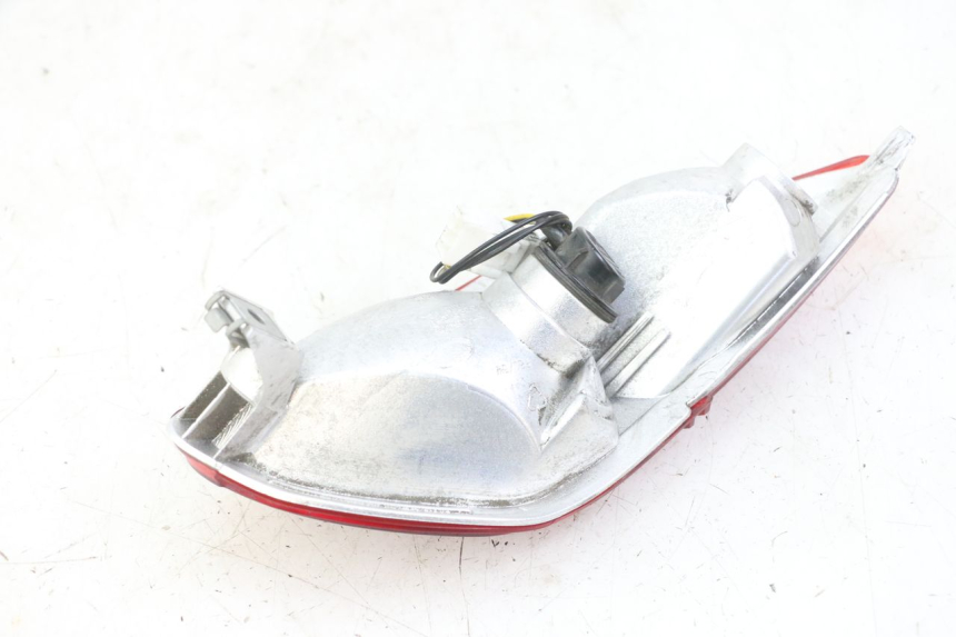 photo de RIGHT TAIL LIGHT PIAGGIO MP3 LT 300 (2010 - 2016) - Alternative perspective