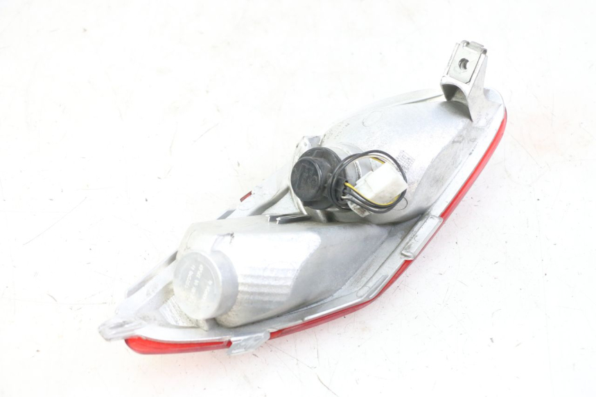 photo de RIGHT TAIL LIGHT PIAGGIO MP3 LT 300 (2010 - 2016) - Technical close-up