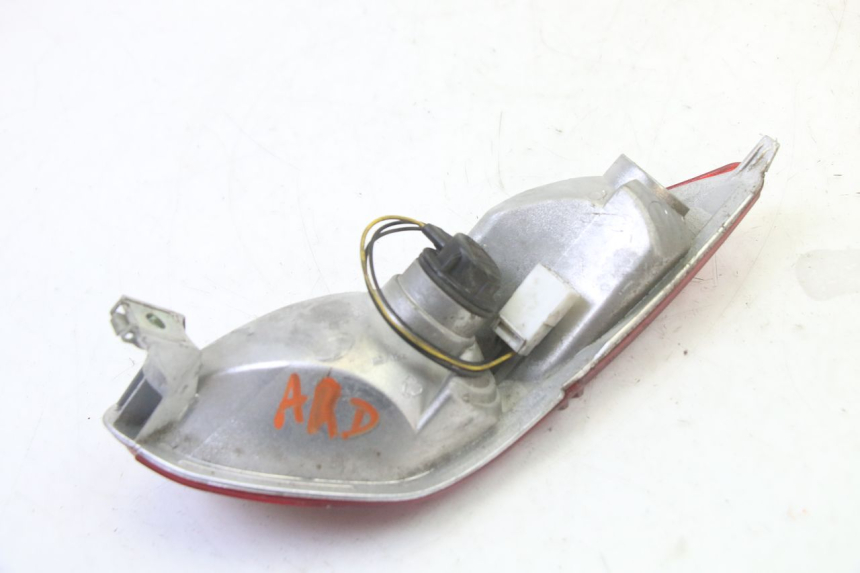 photo de RIGHT TAIL LIGHT PIAGGIO MP3 LT 300 (2010 - 2016) - Surface and material condition