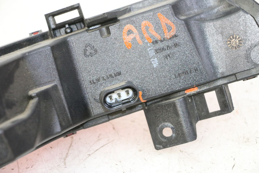 photo de RIGHT REAR LIGHT PIAGGIO MP3 500 (2014 - 2017) - Surface and material condition