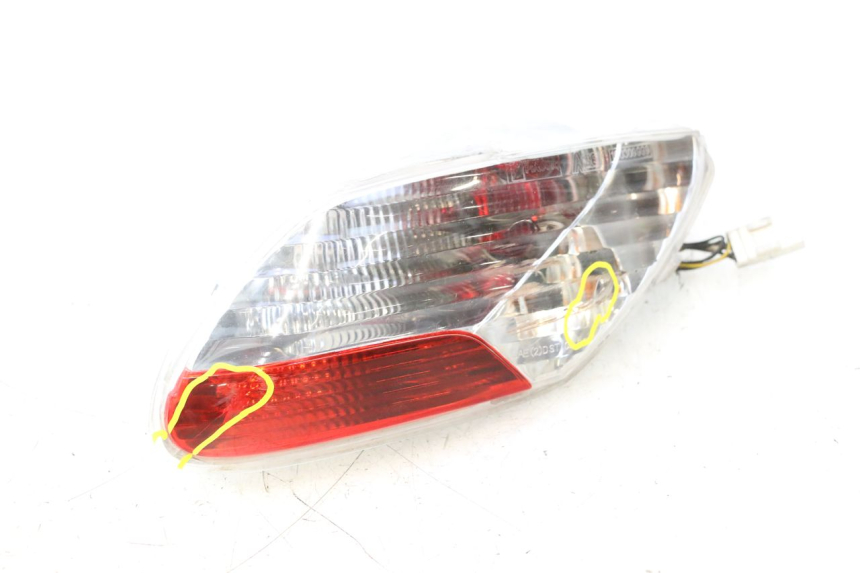 photo de RIGHT TAIL LIGHT PIAGGIO MP3 125 (2006 - 2014) - Main view