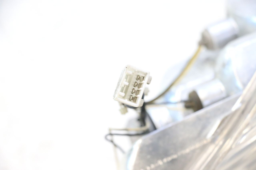 photo de RIGHT TAIL LIGHT PIAGGIO MP3 125 (2006 - 2014) - Component detail