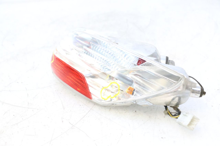 photo de RIGHT TAIL LIGHT PIAGGIO MP3 125 (2006 - 2014) - Component zoom