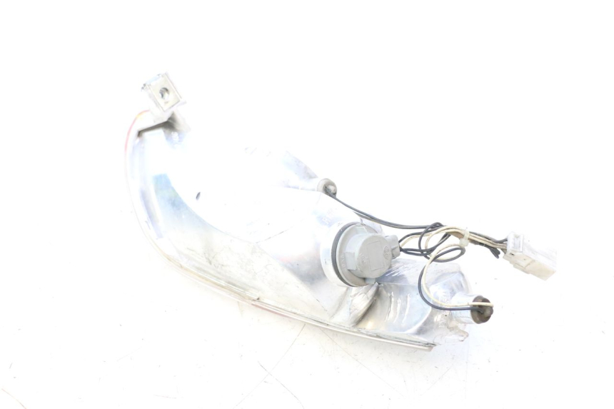 photo de RIGHT TAIL LIGHT PIAGGIO MP3 125 (2006 - 2014) - Zoom on usage condition