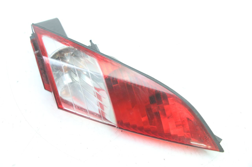 photo de RIGHT TAIL LIGHT PEUGEOT SATELIS COMPRESSOR K15 125 (2006 - 2009) - Alternative perspective