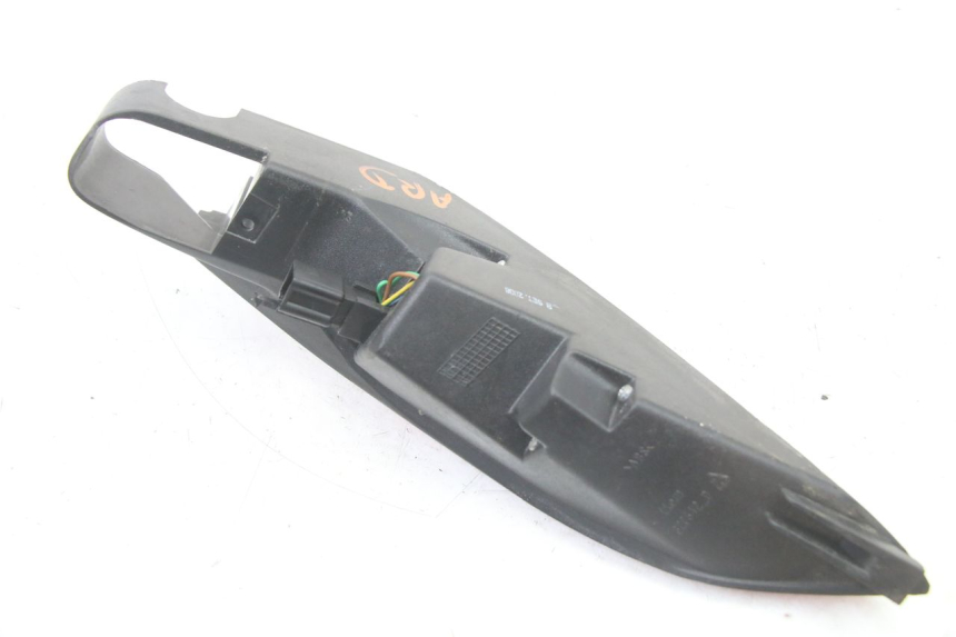 photo de RIGHT TAIL LIGHT PEUGEOT SATELIS COMPRESSOR K15 125 (2006 - 2009) - Fixing points details