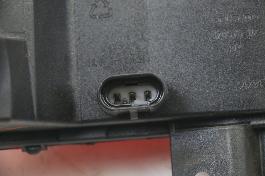 photo de RIGHT REAR LIGHT PIAGGIO MP3 500 (2014 - 2017) - Surface and material condition