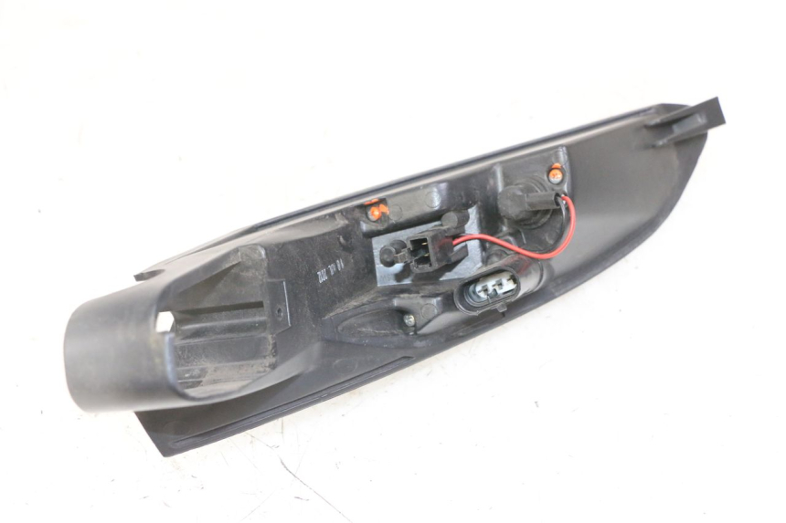 photo de RIGHT TAIL LIGHT PEUGEOT SATELIS 125 (2013 - 2018) - Alternative perspective