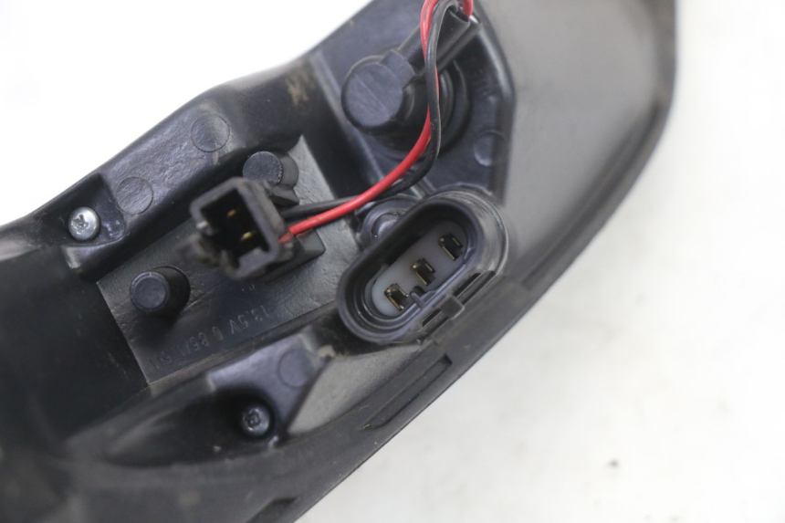 photo de RIGHT TAIL LIGHT PEUGEOT SATELIS 125 (2013 - 2018) - Surface and material condition