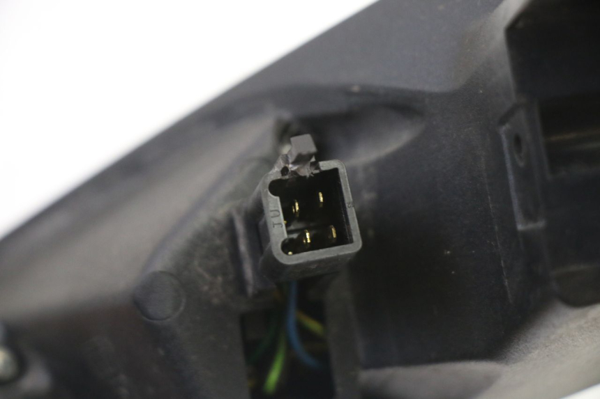 photo de RIGHT TAIL LIGHT PEUGEOT SATELIS 250 (2006 - 2012) - Fixing points details