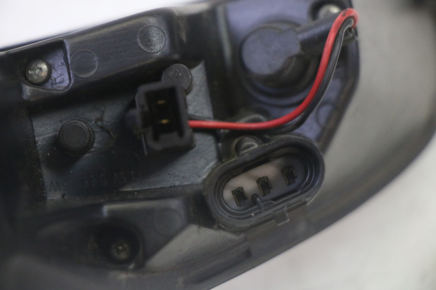 photo de RIGHT TAIL LIGHT PEUGEOT SATELIS 125 (2013 - 2018) - Fixing points details