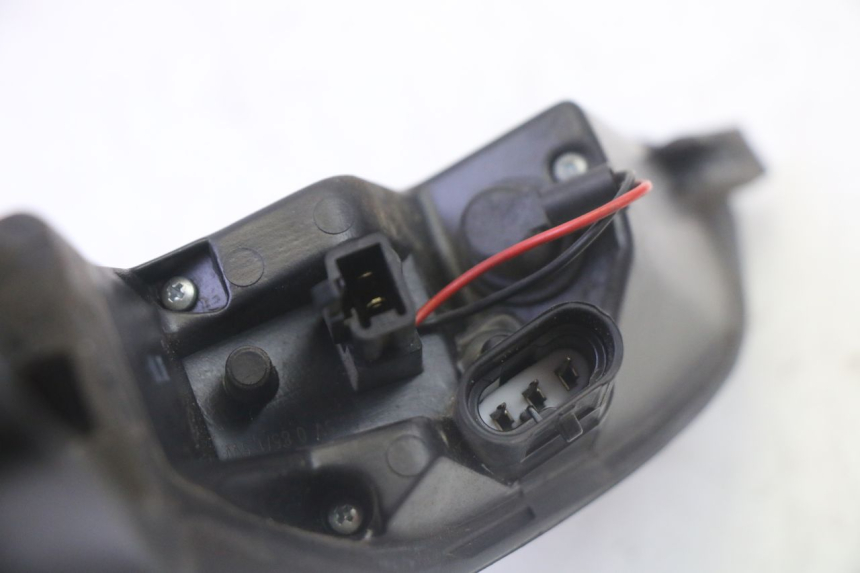 photo de RIGHT REAR LIGHT PEUGEOT SATELIS 125 (2010 - 2012) - Surface and material condition