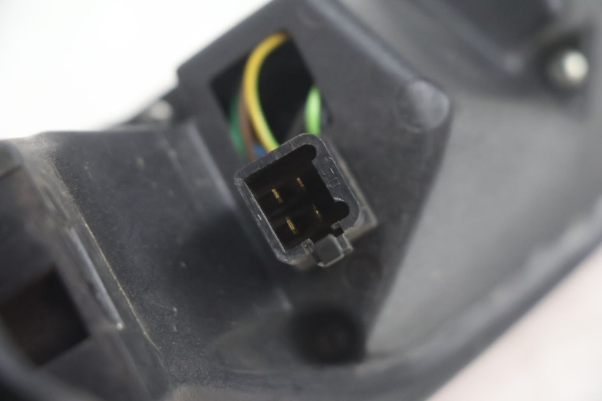 photo de RIGHT REAR LIGHT PEUGEOT SATELIS 125 (2006 - 2009) - Surface and material condition