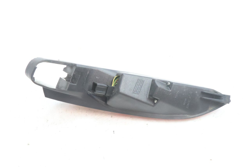 photo de RIGHT REAR LIGHT PEUGEOT SATELIS 125 (2006 - 2009) - Alternative perspective