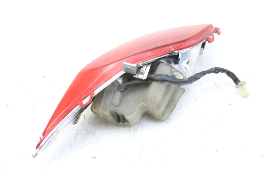 photo de RIGHT REAR LIGHT MBK SKYCRUISER 125 (2010 - 2013) - Fixing points details