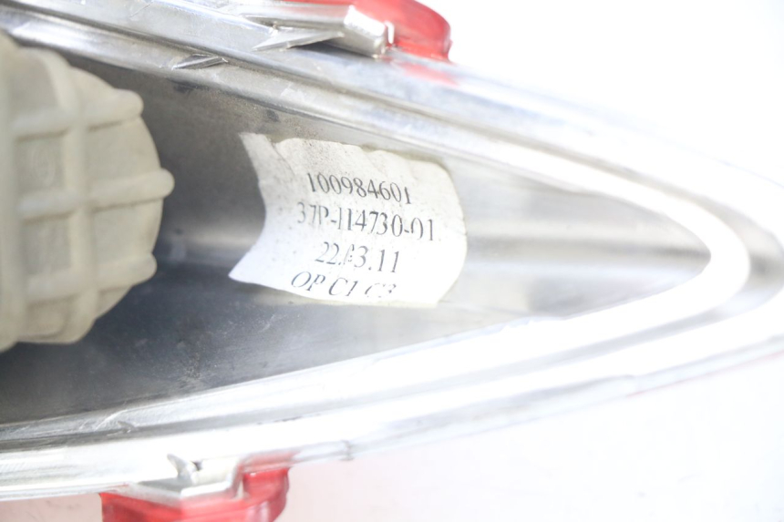 photo de RIGHT REAR LIGHT YAMAHA X-MAX XMAX 125 (2010 - 2013) - Alternative perspective