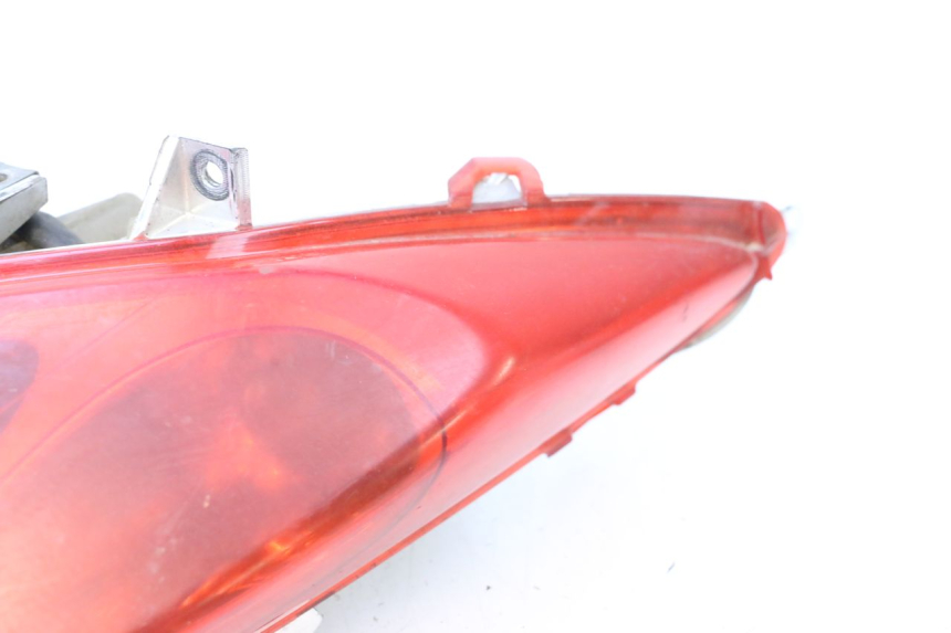 photo de RIGHT REAR LIGHT YAMAHA X-MAX XMAX 125 (2010 - 2013) - Zoom on usage condition