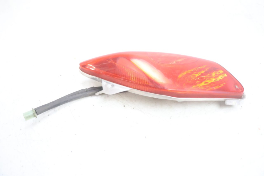 photo de RIGHT REAR LIGHT YAMAHA XMAX X-MAX 125 (2006 - 2009) - Alternative perspective