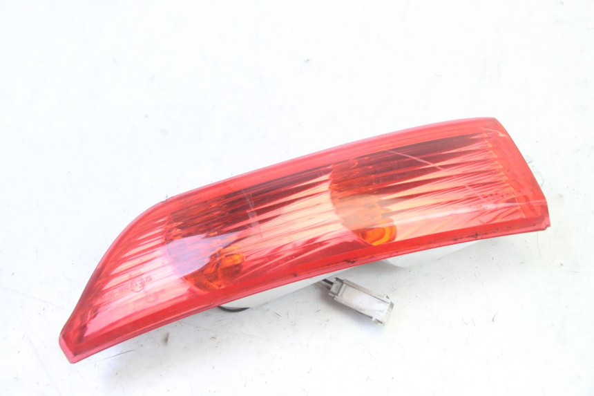 photo de RIGHT TAIL LIGHT PIAGGIO XEVO - X EVO 125 (2007 - 2017) - Zoom on usage condition
