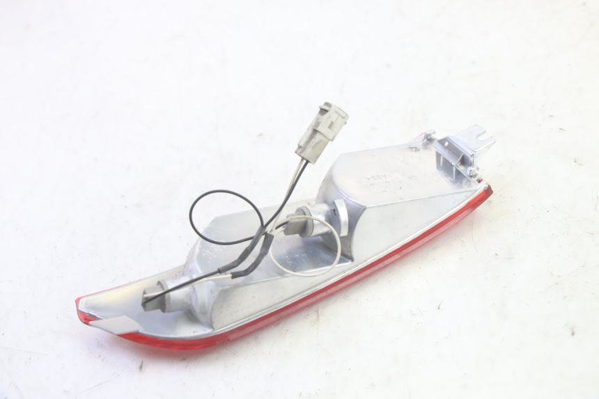 photo de RIGHT TAIL LIGHT PIAGGIO XEVO - X EVO 125 (2007 - 2017) - Alternative perspective